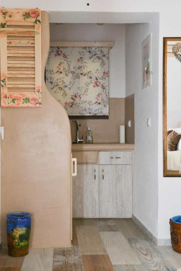 Elizabeth'S Small Apartment Naxos City Exterior photo